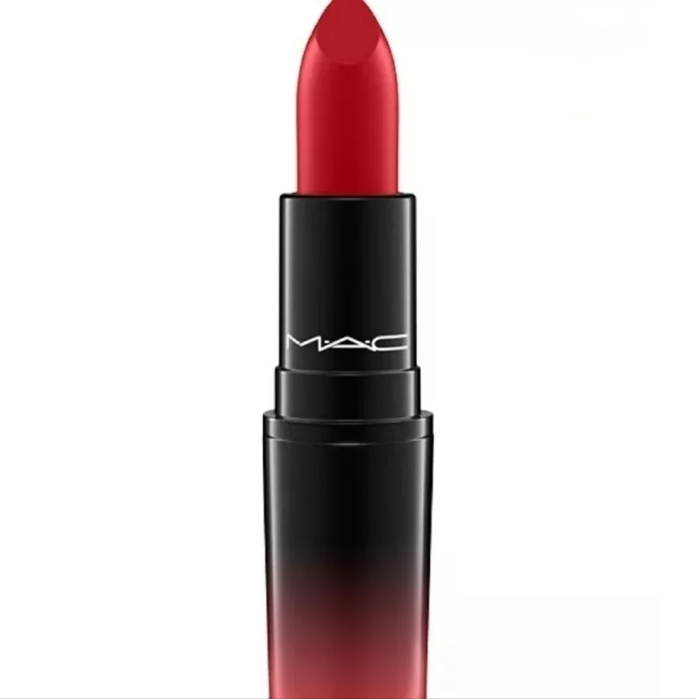 MAC E for Effortless Love Me Lipstick 423